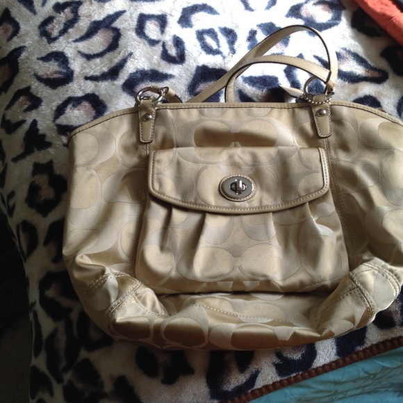 Additional pic of coach bag