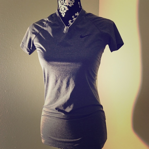 🚫SOLD🚫Nike dri fit top