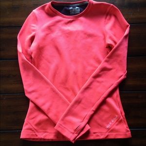 🌟 SALE 🌟Coral fitted Under Armour long sleeve