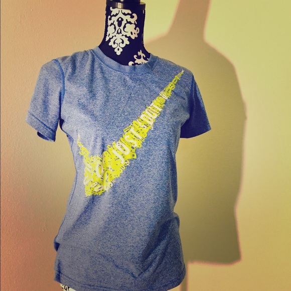 Nike Dri -fit top