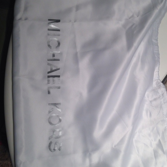 Michael Kors Jet Set grey handbag - Picture 4 of 4