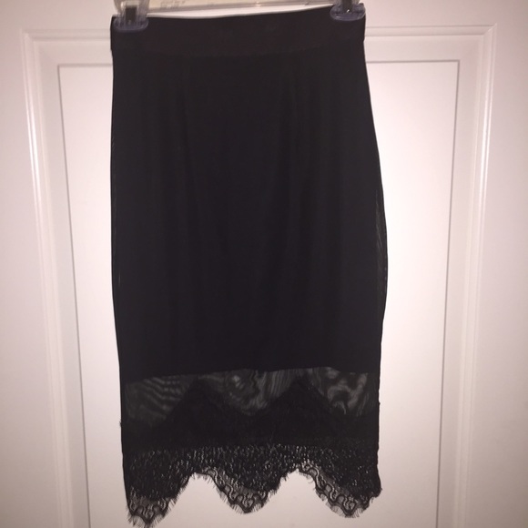Bundled Bebe xs lace trim skirt - Picture 2 of 3