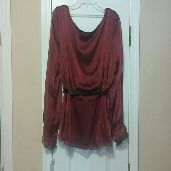 Gorgeous Blouse - Picture 2 of 3