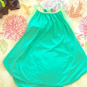 Lululemon tank with built in bra 🍋