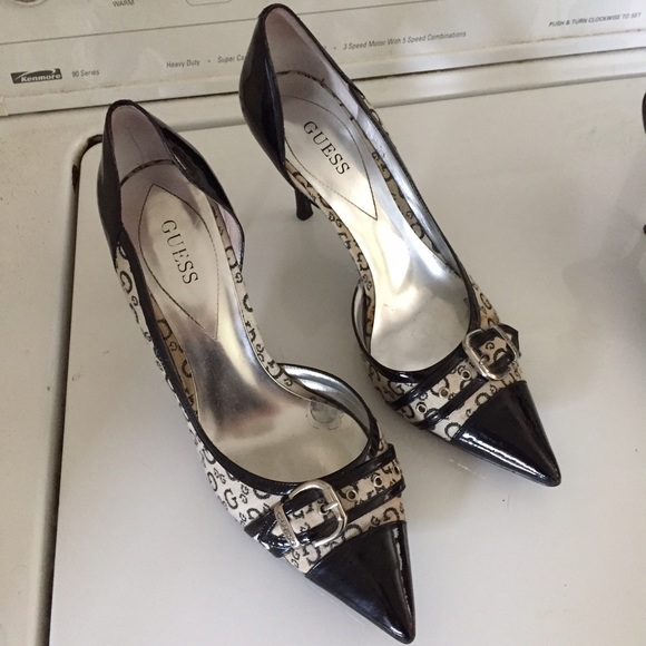 Guess heels/combo Paton leather & cloth.