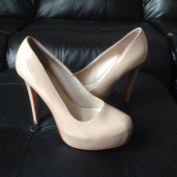 💞 Chinese Laundry Nude Pumps