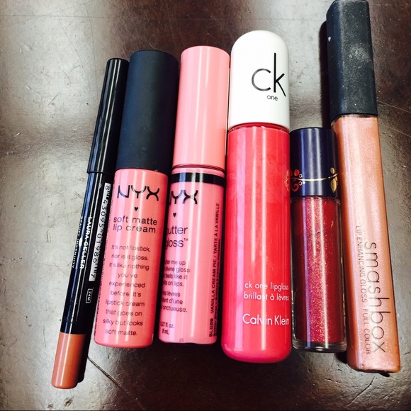 🚫SOLD IN BUNDLE🚫 LIpglosses/ lip products