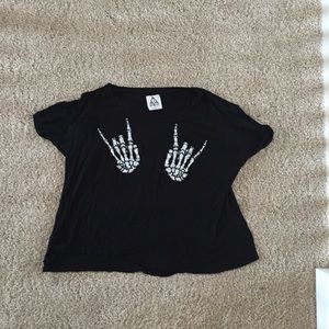 🚫🚫 SOLD 🚫🚫 UNIF Tee