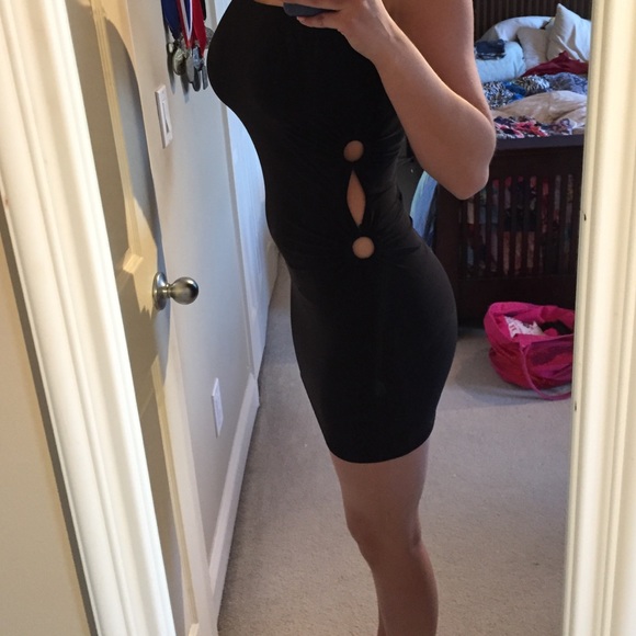 One sleeve cutout dress - Picture 2 of 4