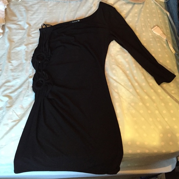 One sleeve cutout dress - Picture 4 of 4