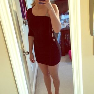 One sleeve cutout dress