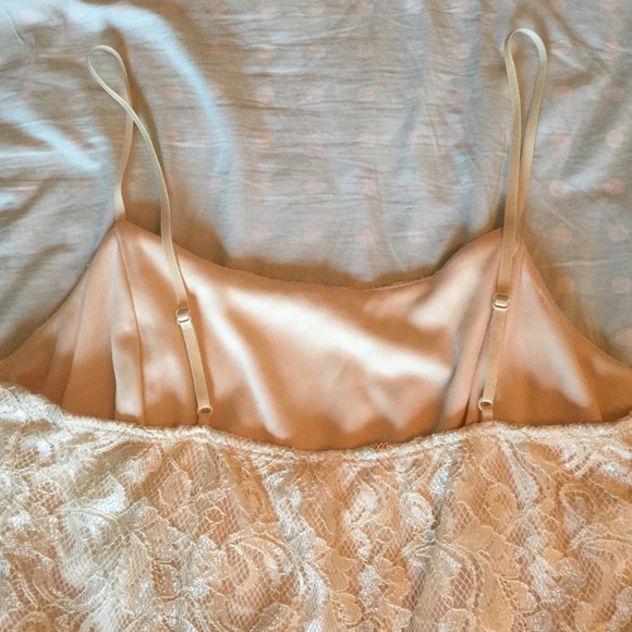 Cute summer lace dress with adjustable straps! - Picture 3 of 3