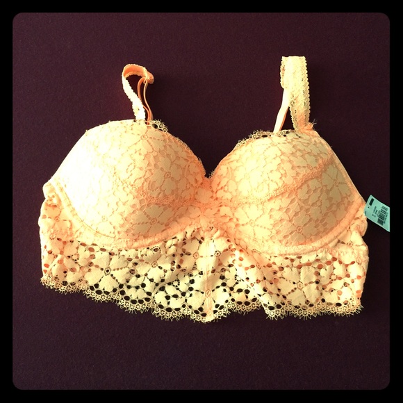 PINK Victoria's Secret Other - VS Bra  💖😍