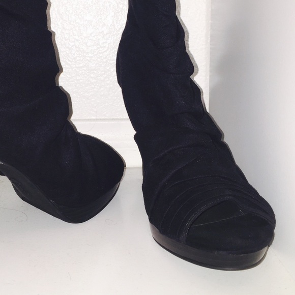 SZ 11 suede slouch ankle boot