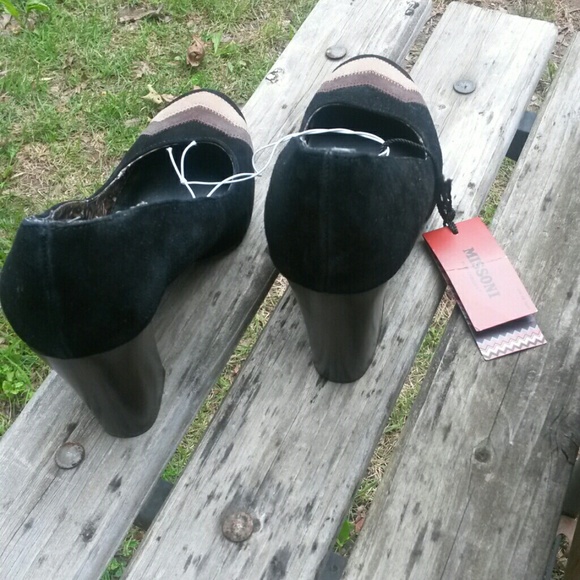 **SOLD** Missoni For Target Suede Pumps NWT - Picture 4 of 4