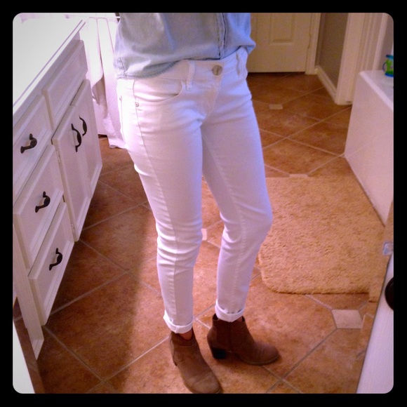SOLD White Skinny Jeans