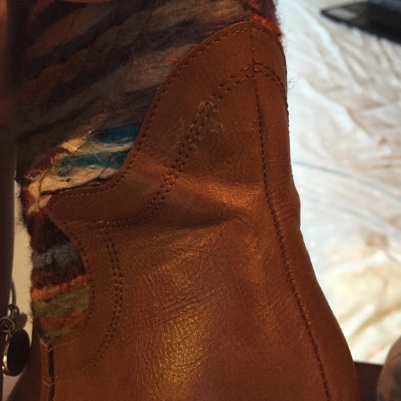 Cute boots that will go with anything! - Picture 3 of 4