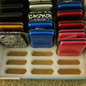 Credit Card & Business Card Holder. (Demonstrated)