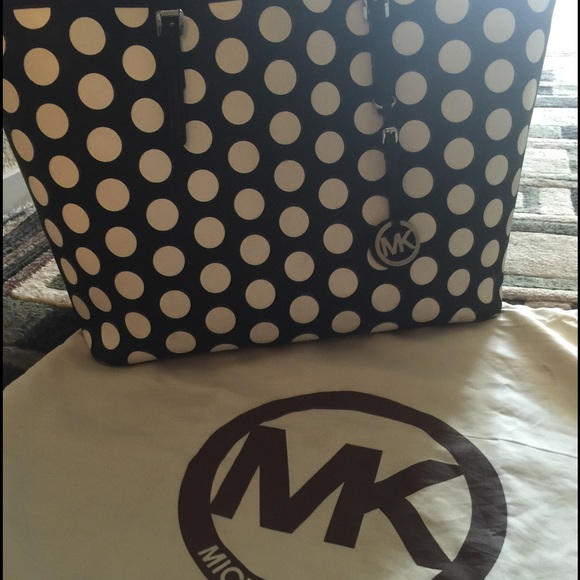 Michael kors jet set tote polkadot