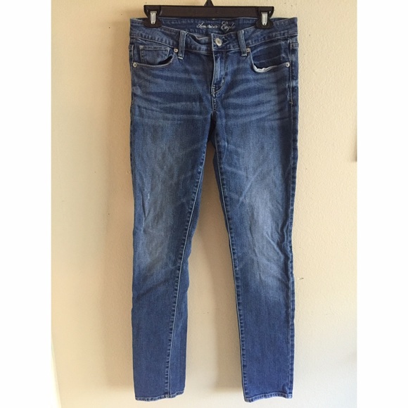 American Eagle Light Wash Skinny Jeans