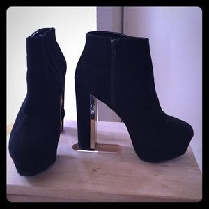 ✳️ REDUCED ✳️ Suede Ankle Boots wGold Mirror Heels