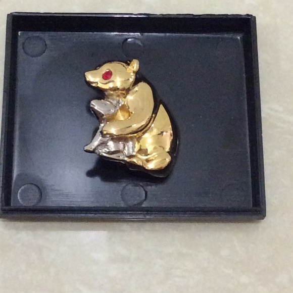 Brooch