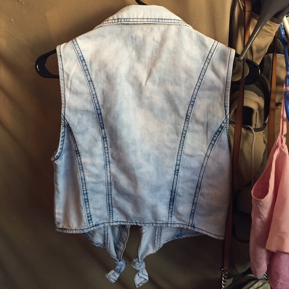 Jean & lace vest - Picture 2 of 2