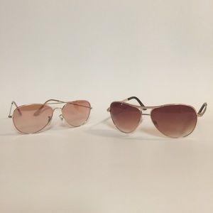 Set of two gold aviator sunglasses ☀️👓