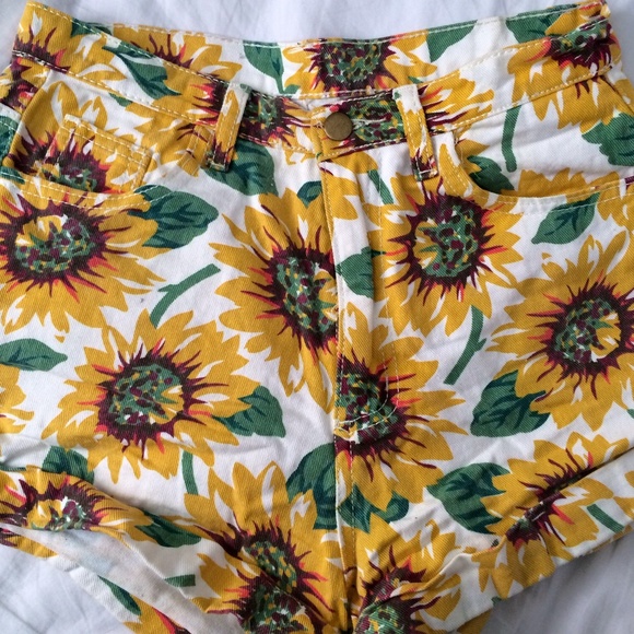 American Apparel high waisted sunflower shorts - Picture 3 of 3