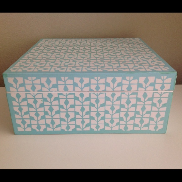 Decorative Lacquer Box, Turquoise and White
