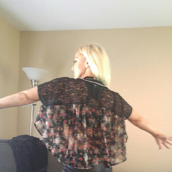 Blouse top - Picture 3 of 3