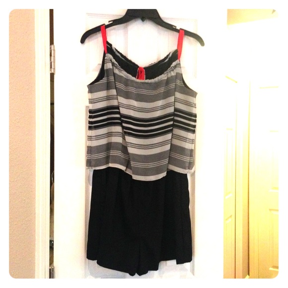 Kaya Di Koko Black&White "Carrie" Romper