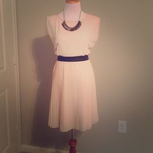 Gorgeous BB Dakota Rose colored dress