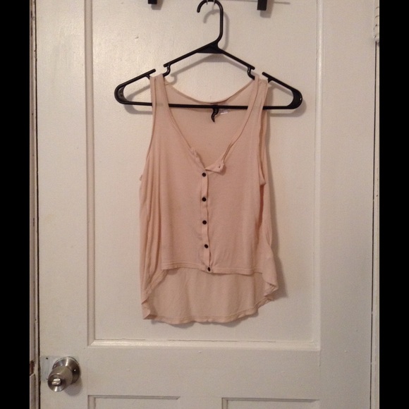 ❤️traded❤️ H and M high low creme tank!