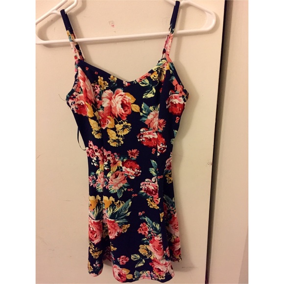 Dress - Picture 1 of 1