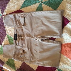 American eagle size 8 khaki Jegging