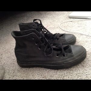 All Black Allstar converse