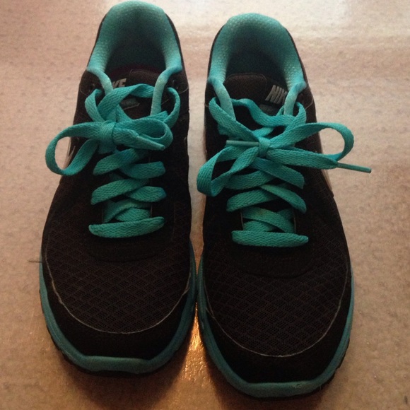 Nike teal gym shoes size 7