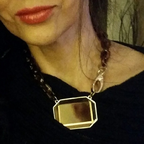 Cute Statement Necklace - Picture 3 of 3