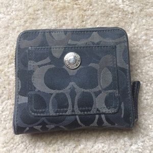 Coach Signature Zipper Wallet