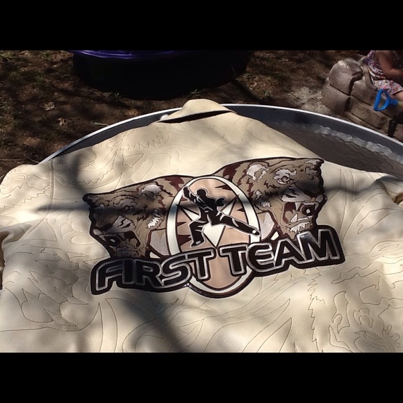 Jacket - Picture 4 of 4