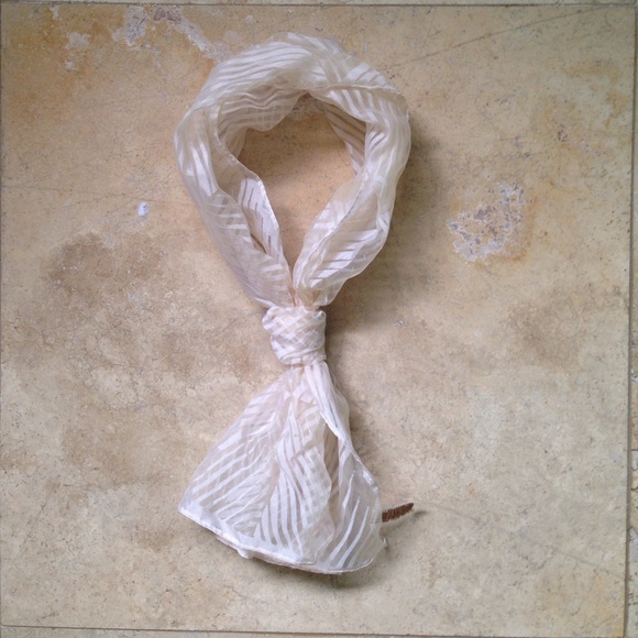 ivory colored scarf