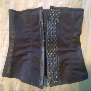 Ann Cherry Waist Trainer / Cincher