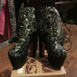 NWOT Iron Fist Booties