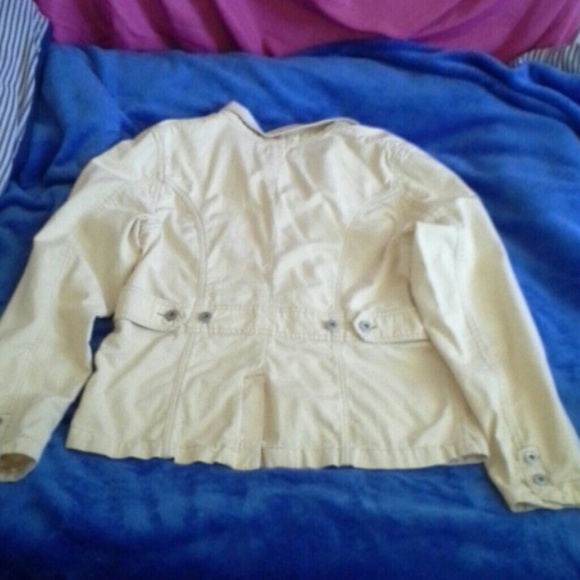 Yellow button down Jacket - Picture 2 of 4