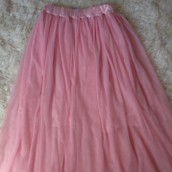 Pink mesh skirt (midi)