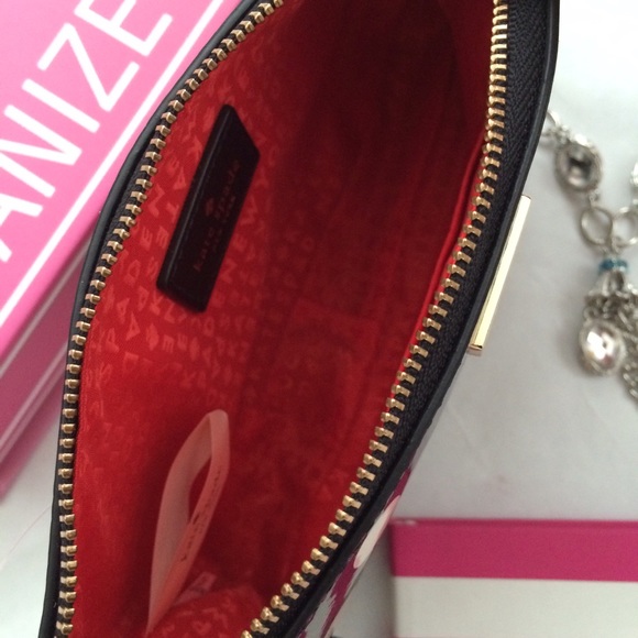 🎉HP🎉Kate Spade Wristlet - Picture 3 of 3