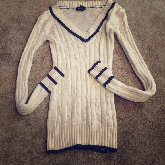 Charlotte Russe sweater - Picture 1 of 1