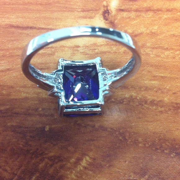 Purple CZ ring - Picture 4 of 4