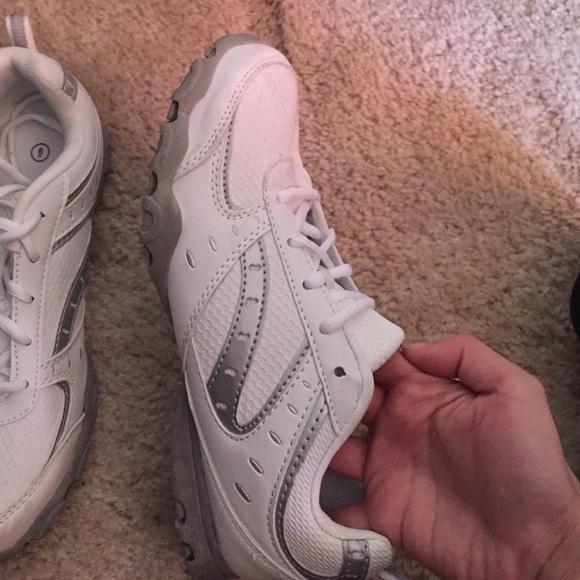 White work shoes - Picture 3 of 3